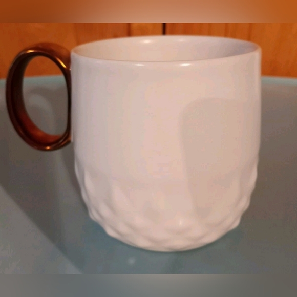 Starbucks White 3D Raised Diamonds Mug Cup Gold/Copper Handle 12 oz 2013 - Picture 3 of 7